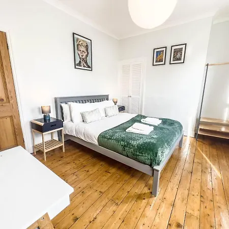 Buckingham House - Sleeps 6 With Parking & Wifi York
