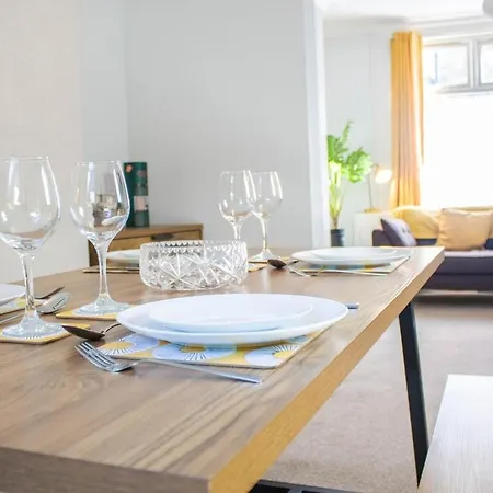 Buckingham House - Sleeps 6 With Parking & Wifi * York