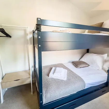 Σπίτι διακοπών Buckingham House - Sleeps 6 With Parking & Wifi *